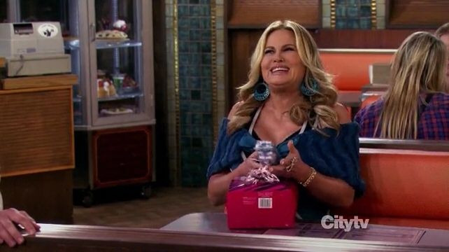 2 Broke Girls — s02e02 — And the Pearl Necklace