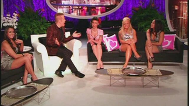 Плохие девчонки — s05e14 — Reunion, Part 1