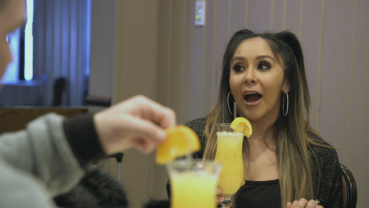 Jersey Shore: Family Vacation — s04e24 — Surprise! It's a Snooki