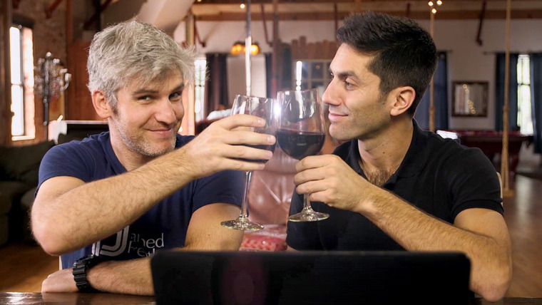 Catfish: The TV Show — s06 special-2 — Hooked on Love