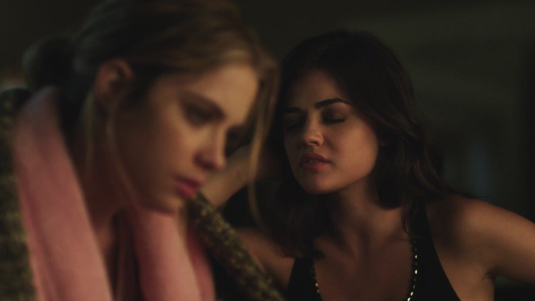 Милые обманщицы — s02e16 — Let the Water Hold Me Down