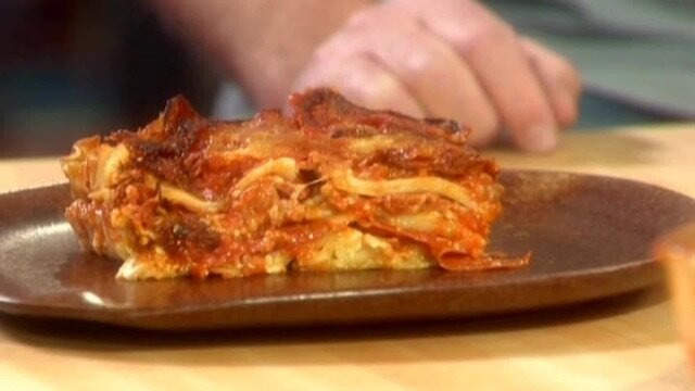 Guy's Big Bite — s02e05 — Pepperoni Lasagna