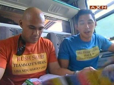 The Amazing Race Asia — s02e10 — Apparently Driving Like a Looney Over Here is Fine for Them
