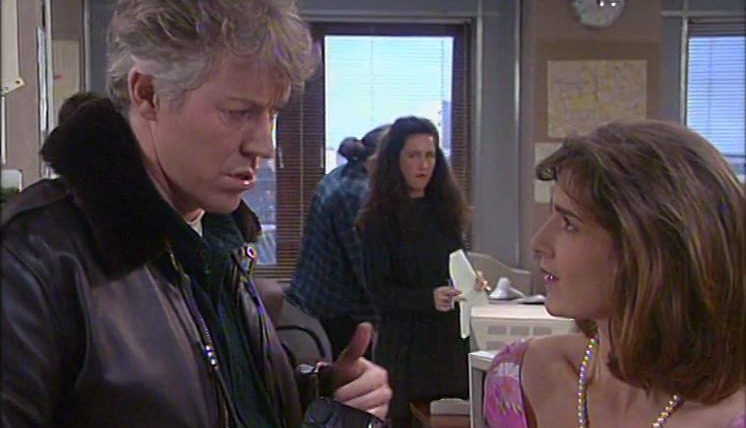Drop the Dead Donkey — s04e06 — Sally in T.V. Times