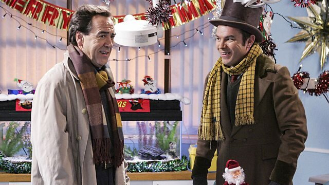 Моя семья — s05 special-1 — Glad Tidings We Bring