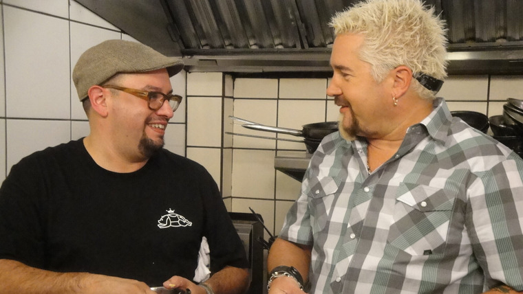 Diners, Drive-Ins and Dives — s2013e03 — Hometown Haunts