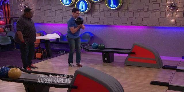 s02e08 — Welcome to Bowling