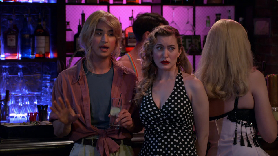 s01e04 — Check this, Mama! It's a Laura Dern party!