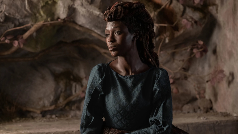 Әдемі кеуделі және үлкен түбі бар қыздардың секс фотосуреттері Үлкен жопа ханым порно