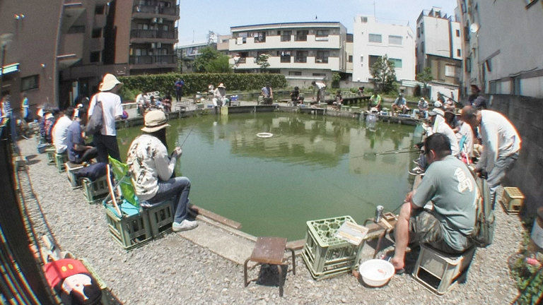 s2019e15 — Catching Goldfish at a Fishing Pond in Tokyo
