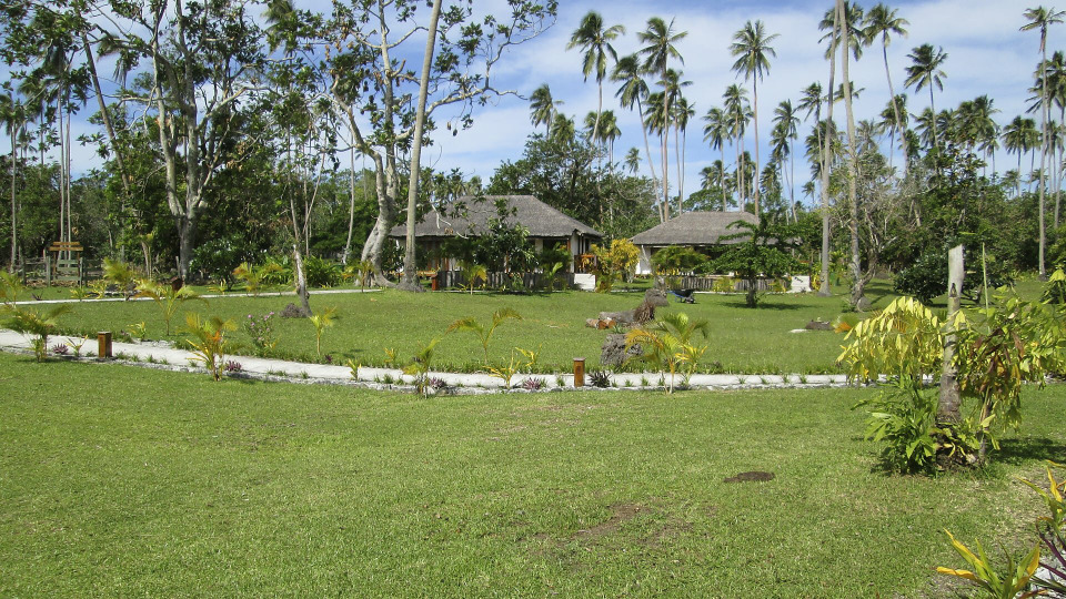 s03e04 — The Search for a Dream Pacific Island in Vanuatu