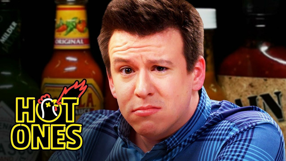 s05e12 — Philip DeFranco Sets a YouTube Record While Eating Spicy Wings