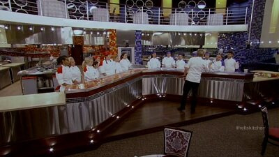 s10e04 — 15 Chefs Compete