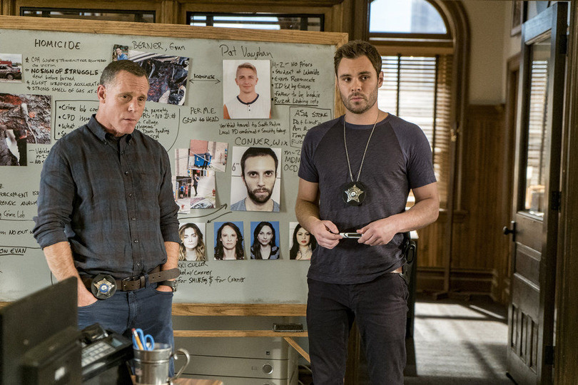 Полиция Чикаго / Chicago P.D. 4 сезон: дата выхода серий, рейтинг, отзывы  на сериал и список всех серий