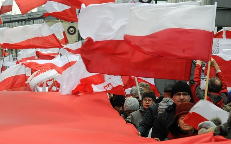s2015e175 — Poland's right turn
