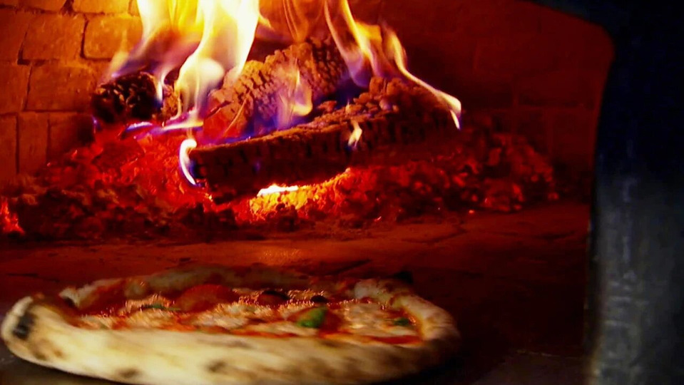 s01e01 — Pizza: The Edible Frisbee of Glee
