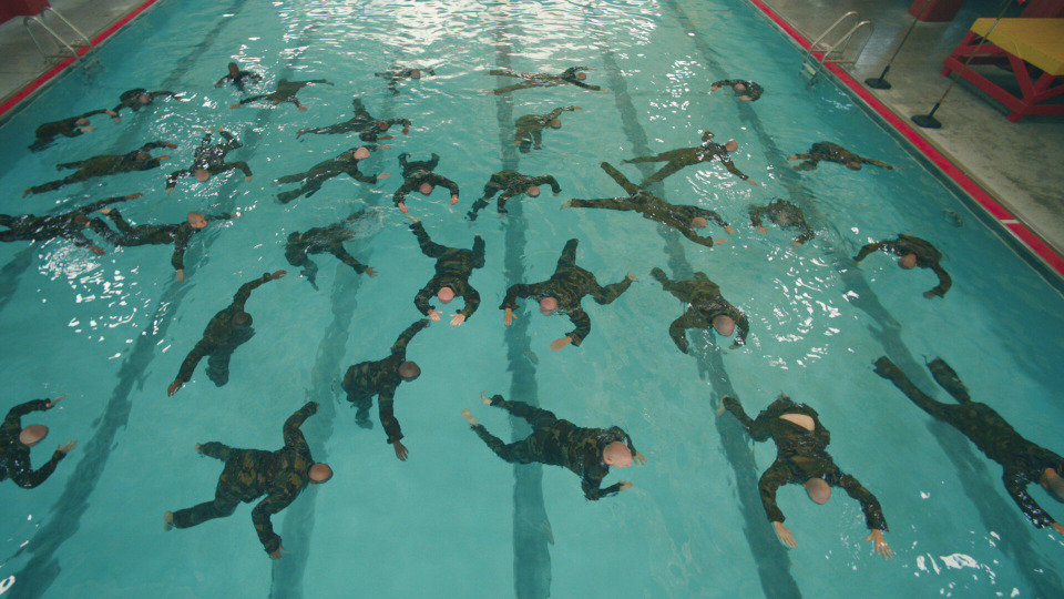 s01e04 — Sink or Swim