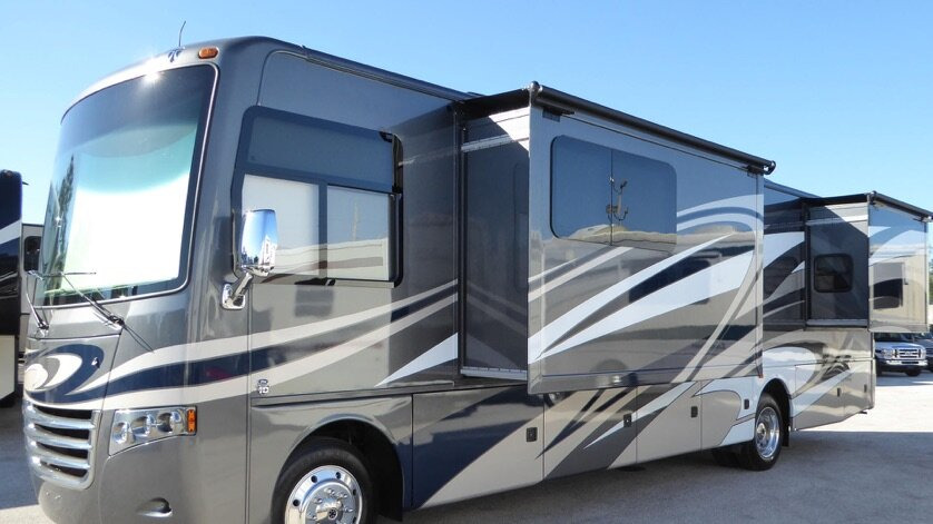 s02e09 — Spacious RV Needed for Family and Their Motorcycles
