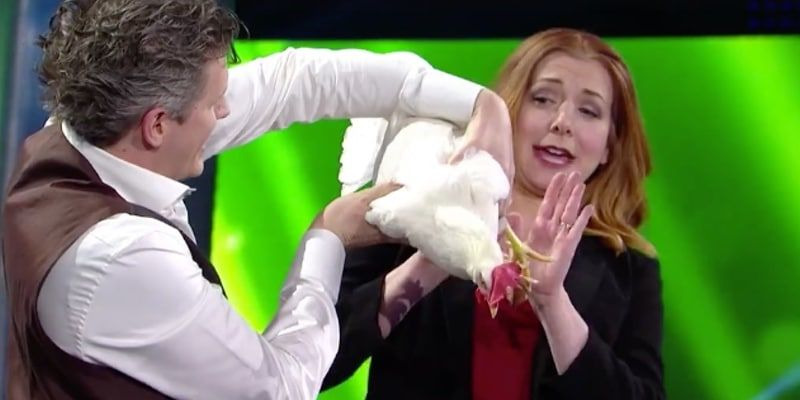 s04e02 — Penn, Teller and a Mind Reading Chicken