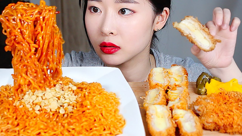 s01e42 — 불닭쫄볶이 치즈돈까스 리얼사운드 먹방 / Korean Fire Noodles with Cheese Katsu Cutlet Mukbang Eating Show