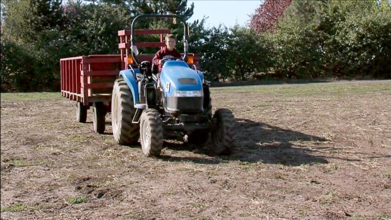 s07e23 — The Tractor and the Tortoise