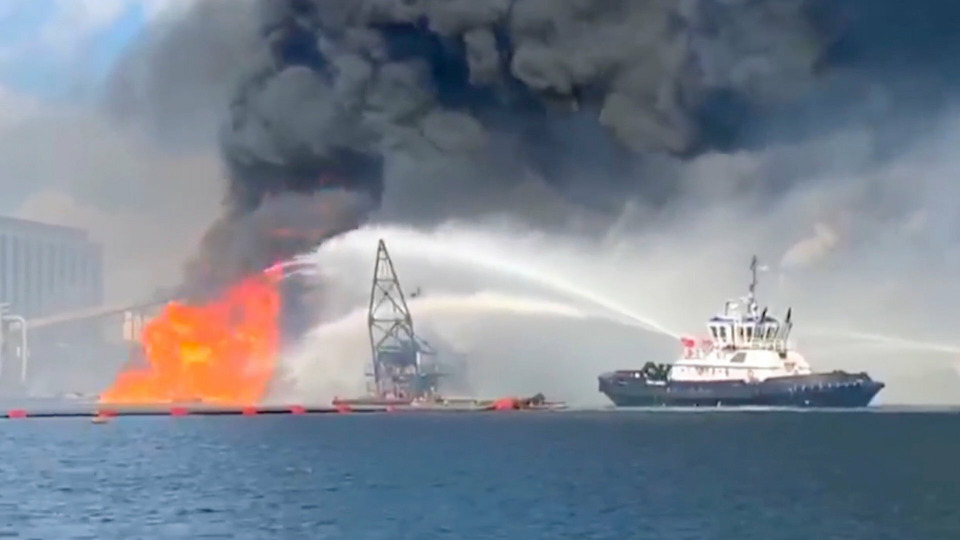 s06e05 — Texas Oil Port Inferno