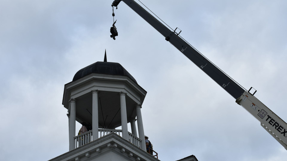 s11e11 — Roanoke Bell Tower and Sign