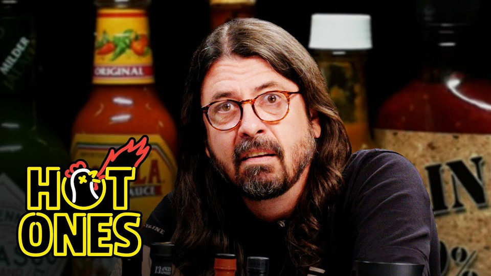 s17e06 — Dave Grohl Makes a New Friend While Eating Spicy Wings