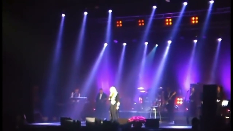 s06e166 — Ирину Аллегрову выгнали со сцены из-за того что она не хотела петь старые хиты