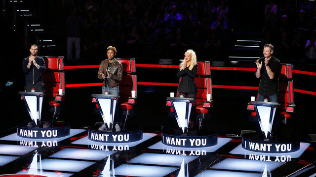 s10e01 — The Blind Auditions Premiere