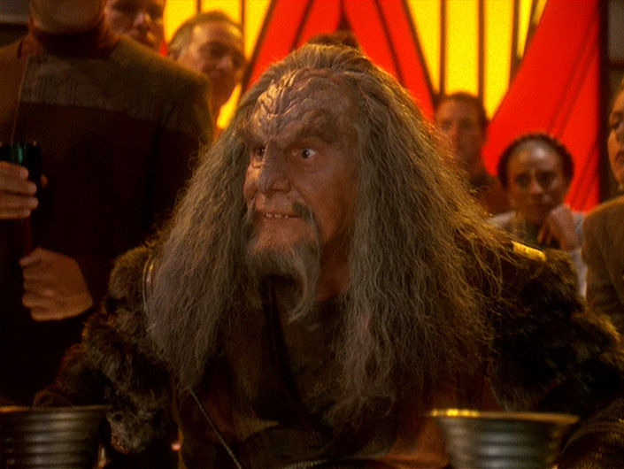 s04e09 — The Sword of Kahless