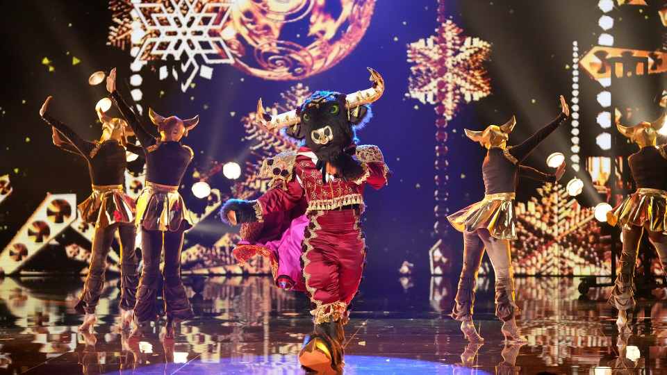 s06 special-1 — The Masked Singer Christmas Singalong