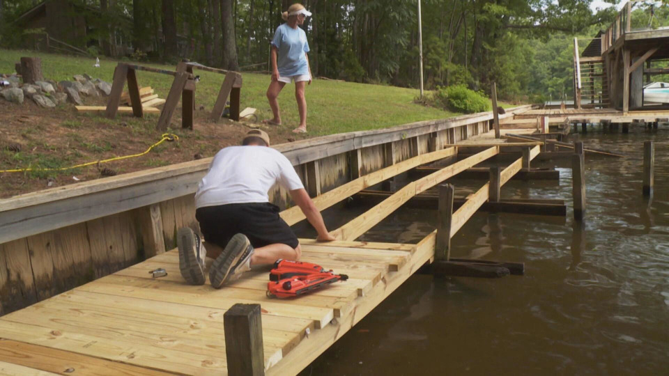 Lakefront Bargain Hunt Renovation 1 сезон 9 серия Lakeside Lounging