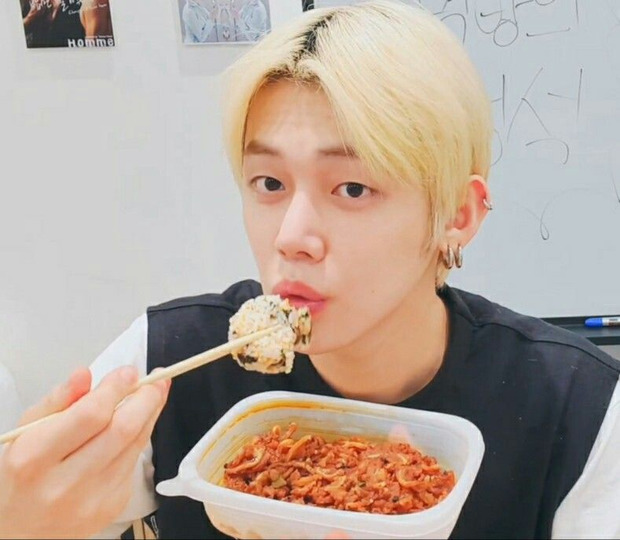s2020e88 — [Live] Yeonjun: Eating Show by the Book