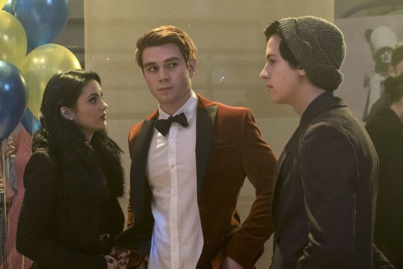 s01e11 — Chapter Eleven: To Riverdale and Back Again