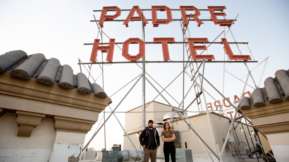 s03e09 — The Padre Hotel
