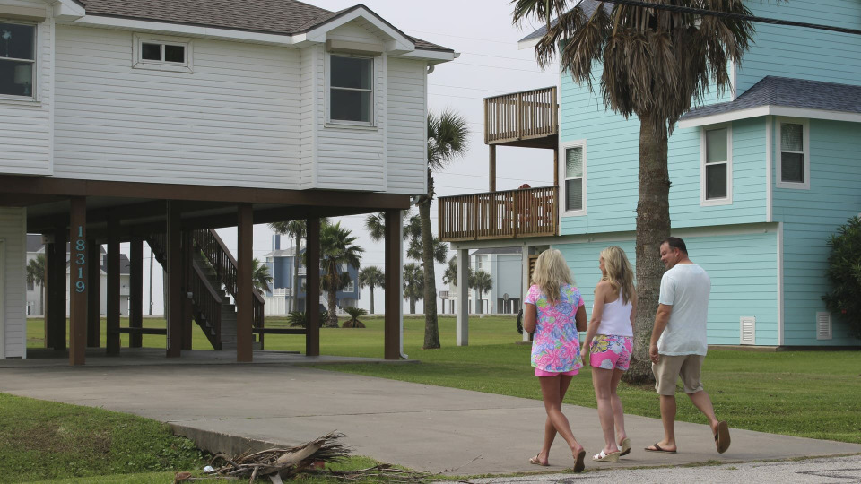 s2020e04 — A New Way to Vacation in Galveston