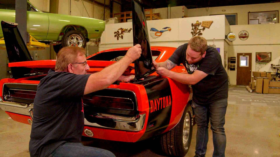 s13e04 — Every Time a Bell Rings a Daytona Gets Its Wing