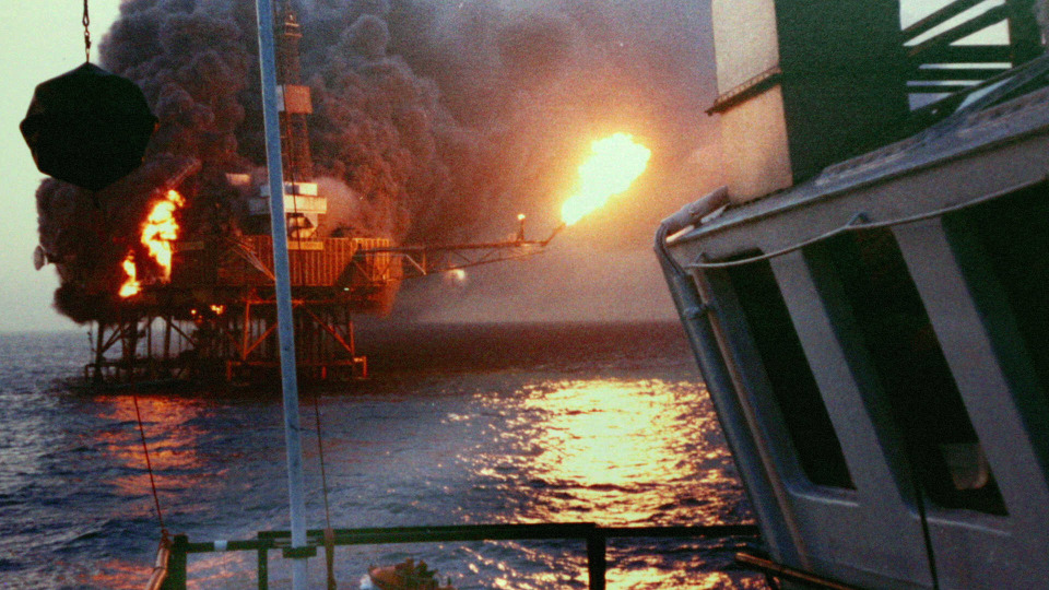 s01e04 — Oil Rig Explosion