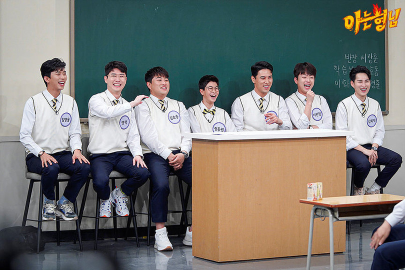 s2020e19 — Episode 230 with Lim Young-woong, YoungTak, Lee Chan-won, Kim Ho-joong, Jung Dong-won, Jang Min-ho and Kim Hee-jae (2)