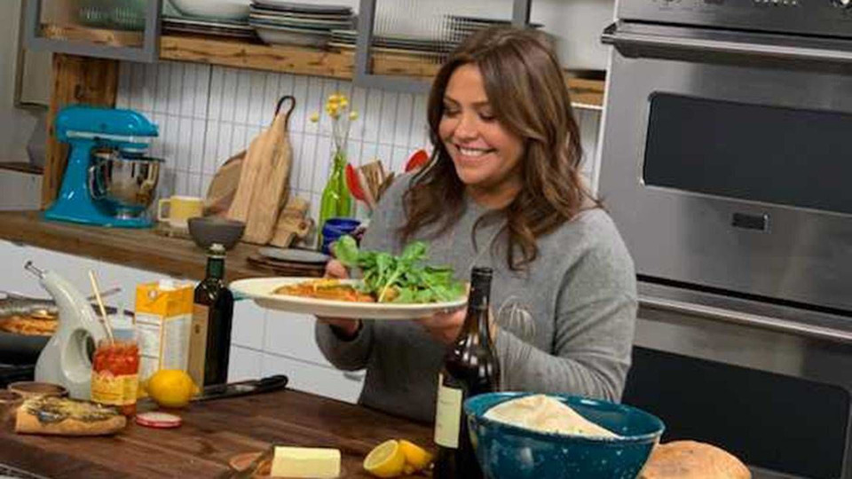 s13e118 — '30-Minute Meals' is back on Food Network