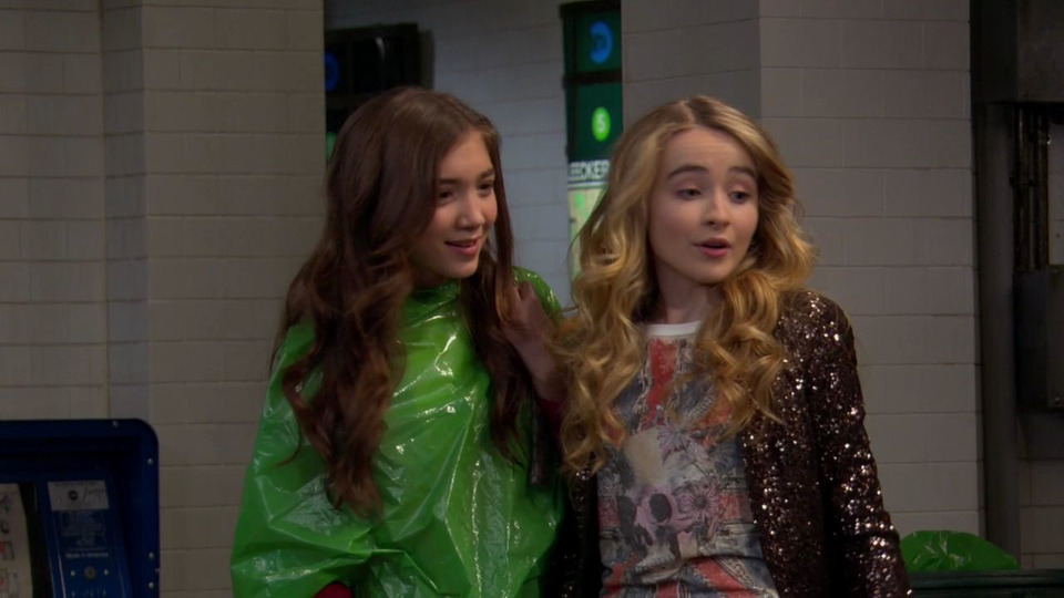 s01e10 — Girl Meets Crazy Hat