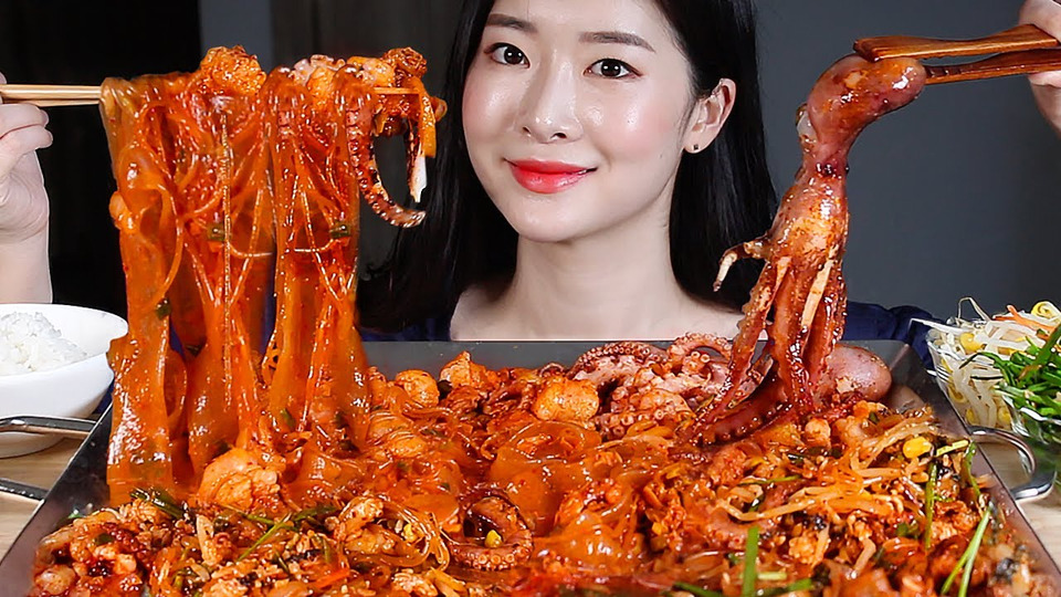 s01e138 — ASMR Жареные морепродукты говяжий лапша 🔥Bibimbap MUKBANG Eating Show
