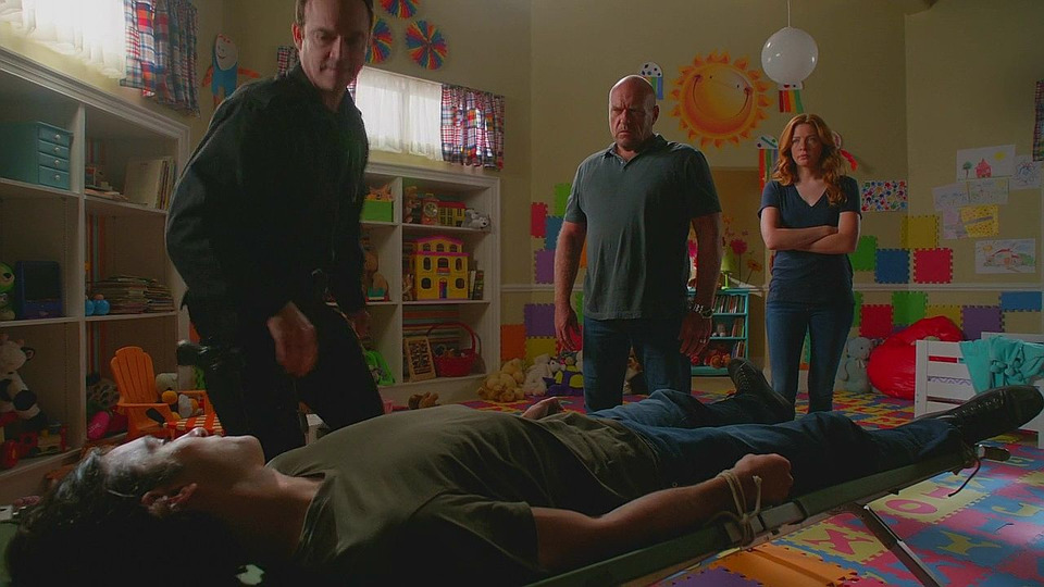 Невидимый купол сериал. Стивен кинг в сериале под куполом. Под куполом сериал 2013–2015. Сериал город под куполом. Под куполом кристин.