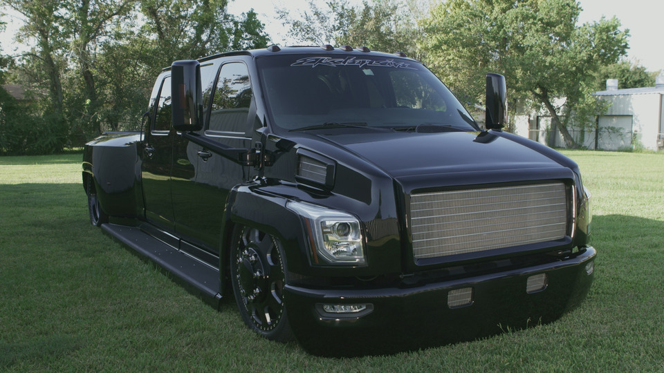s01e06 — Black on Black on Black Cadillac