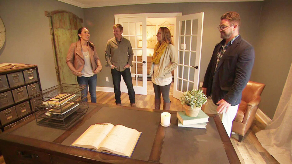 s02e06 — An Old Friend Who Returns to Waco Hopes to Find a Family-Friendly Fixer Upper