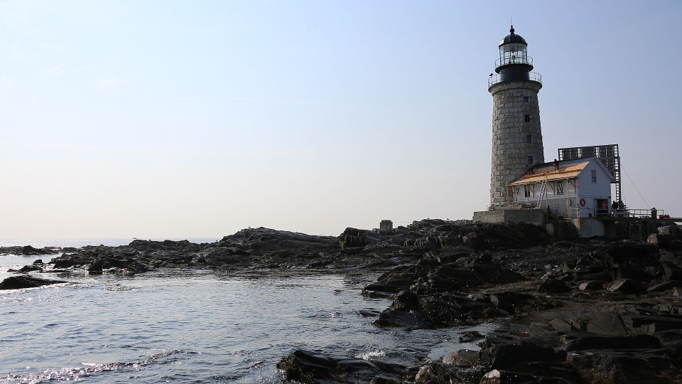 s04e01 — Maine Lighthouse