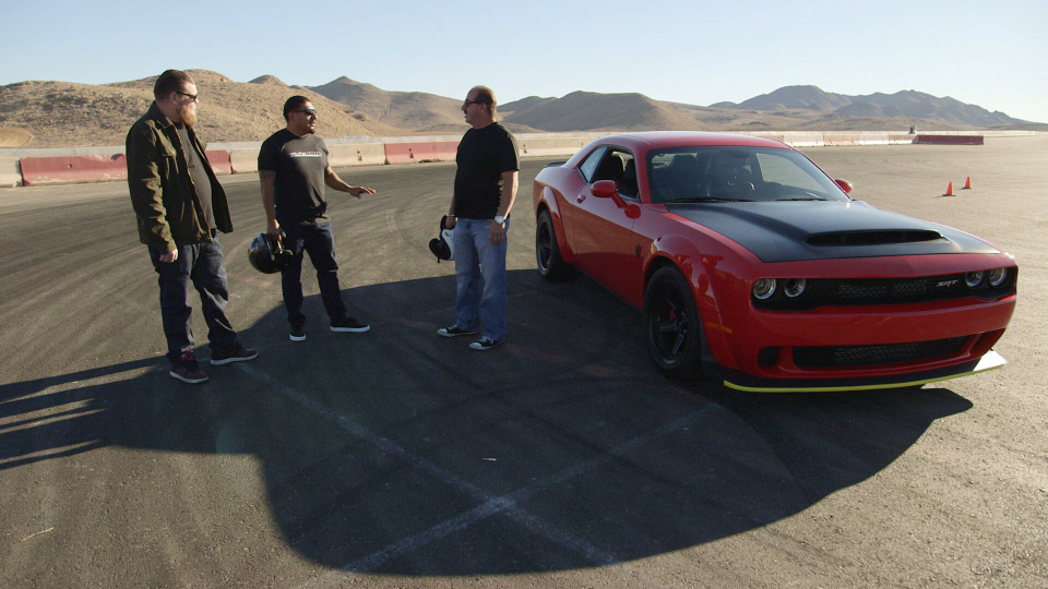 s01e01 — Six Figure Muscle Cars and Gold Bars