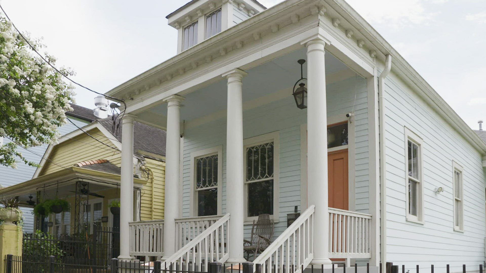 s01e12 — Neoclassical Revival vs. Bywater Beauty