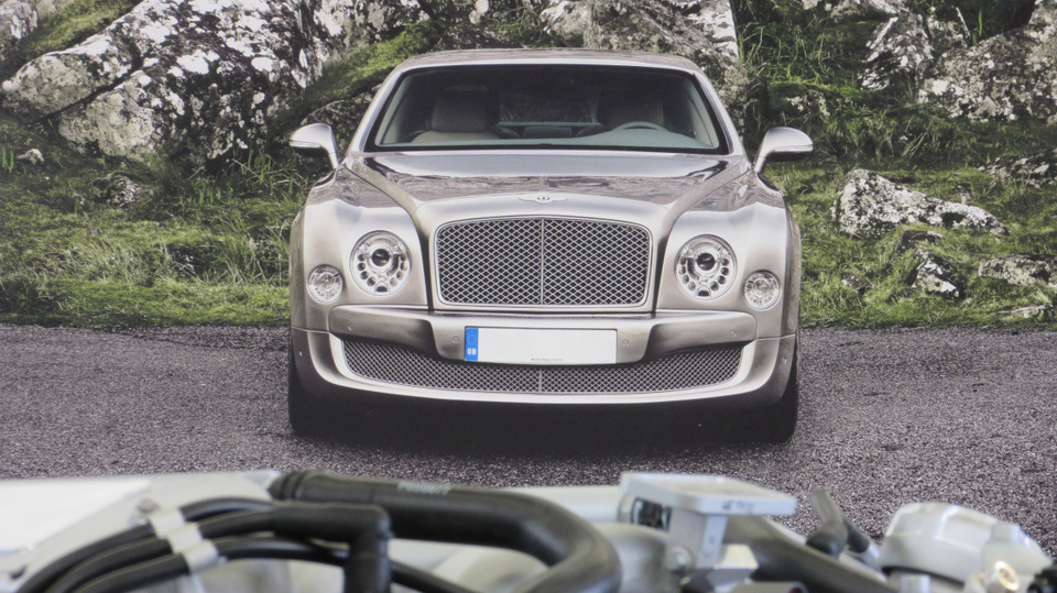 s04e01 — Bentley Mulsanne